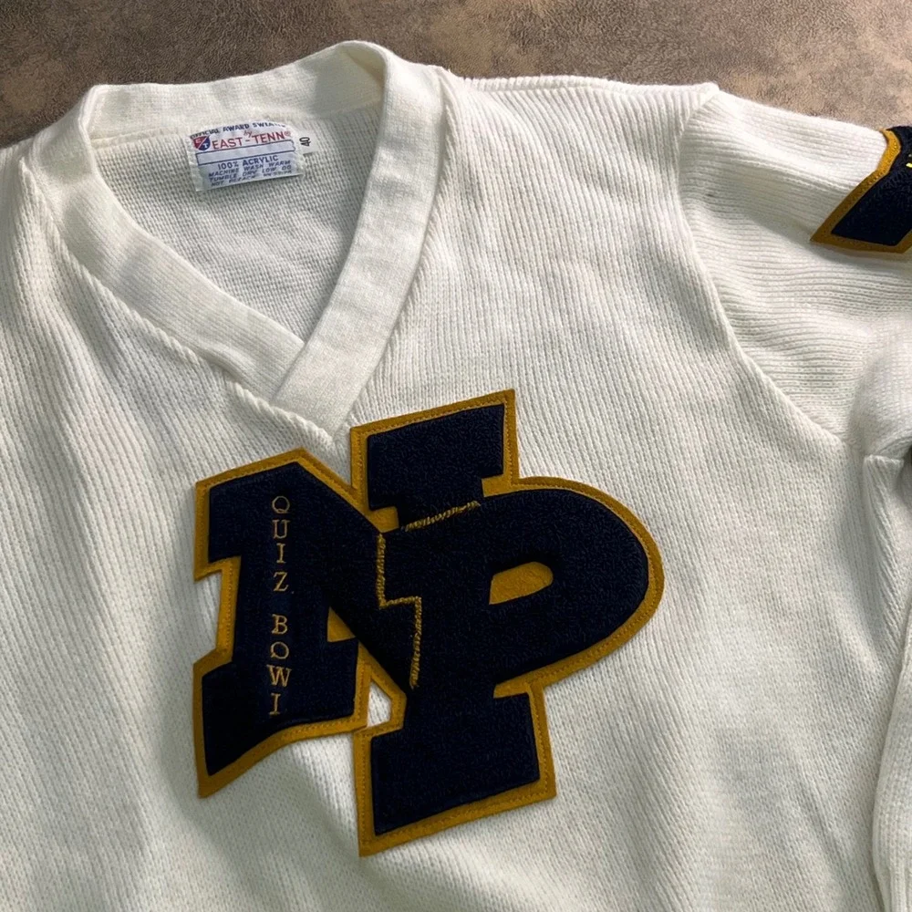 East-Tenn Letterman Sweater Mens 40 White Quiz Bowl Varsity V-Neck Tennis Collar_2